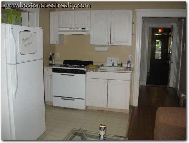 14 Melvin Ave #3 - Photo 2 of 7