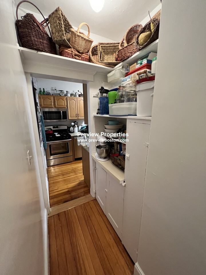 Sutherland Rd #6P - Photo 2 of 40