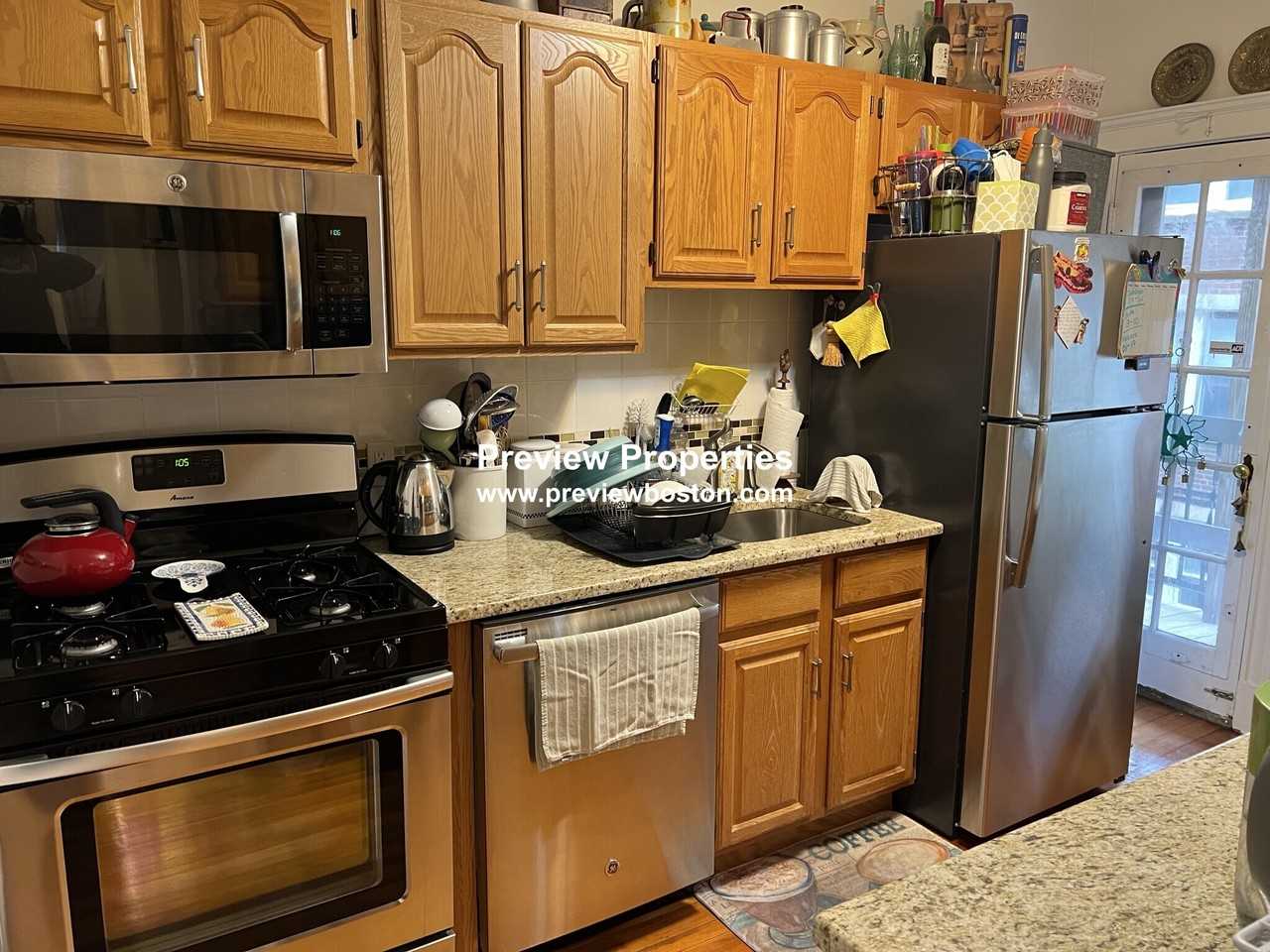 Sutherland Rd #6P - Photo 6 of 40