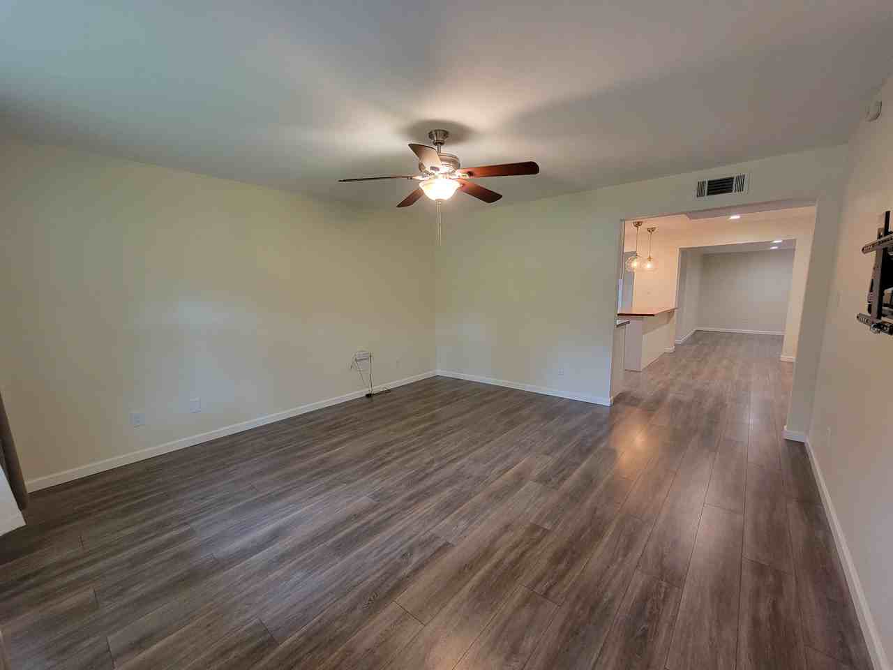 317 North Blvd - Photo 2 of 25