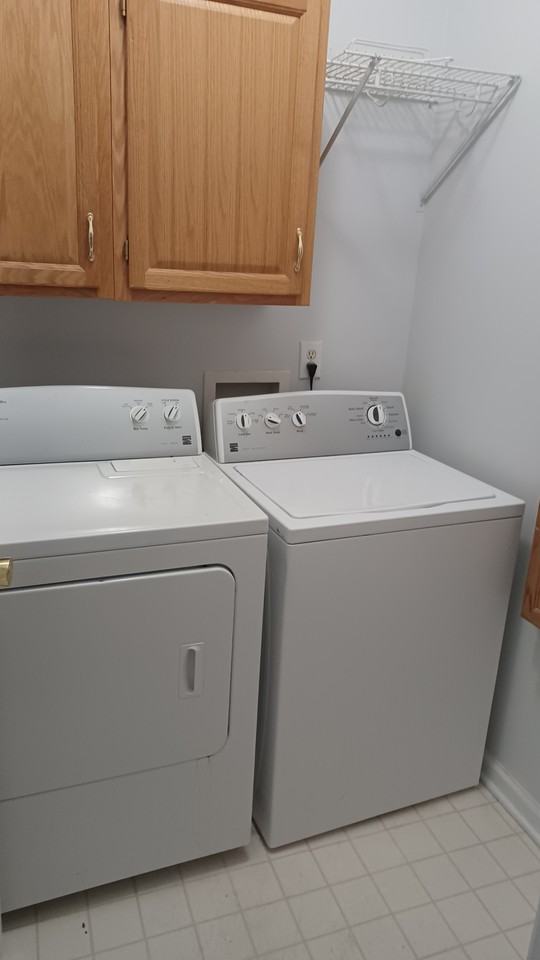5407 Crosland Ct E - Photo 3 of 29
