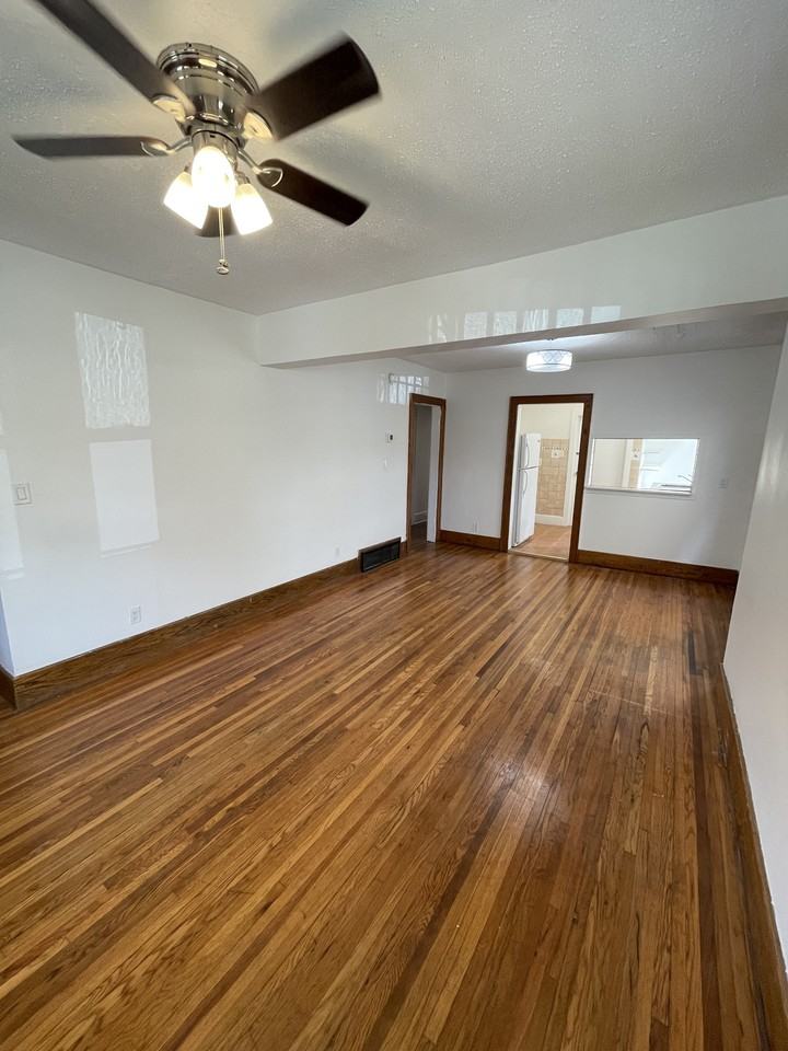 504 Gladstone Ave - Photo 3 of 20