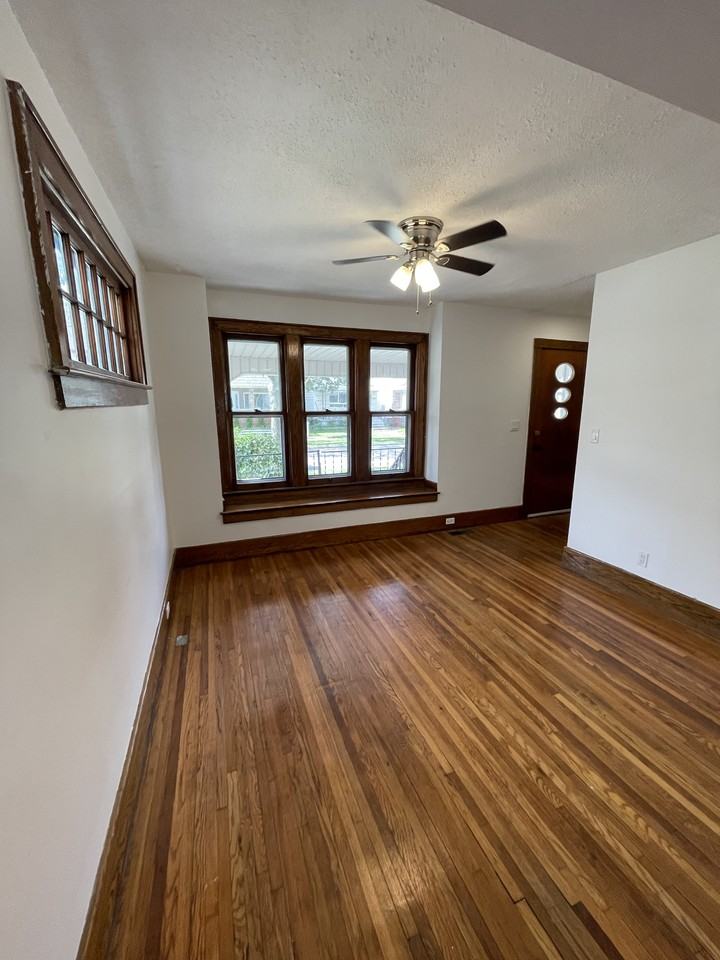 504 Gladstone Ave - Photo 4 of 20