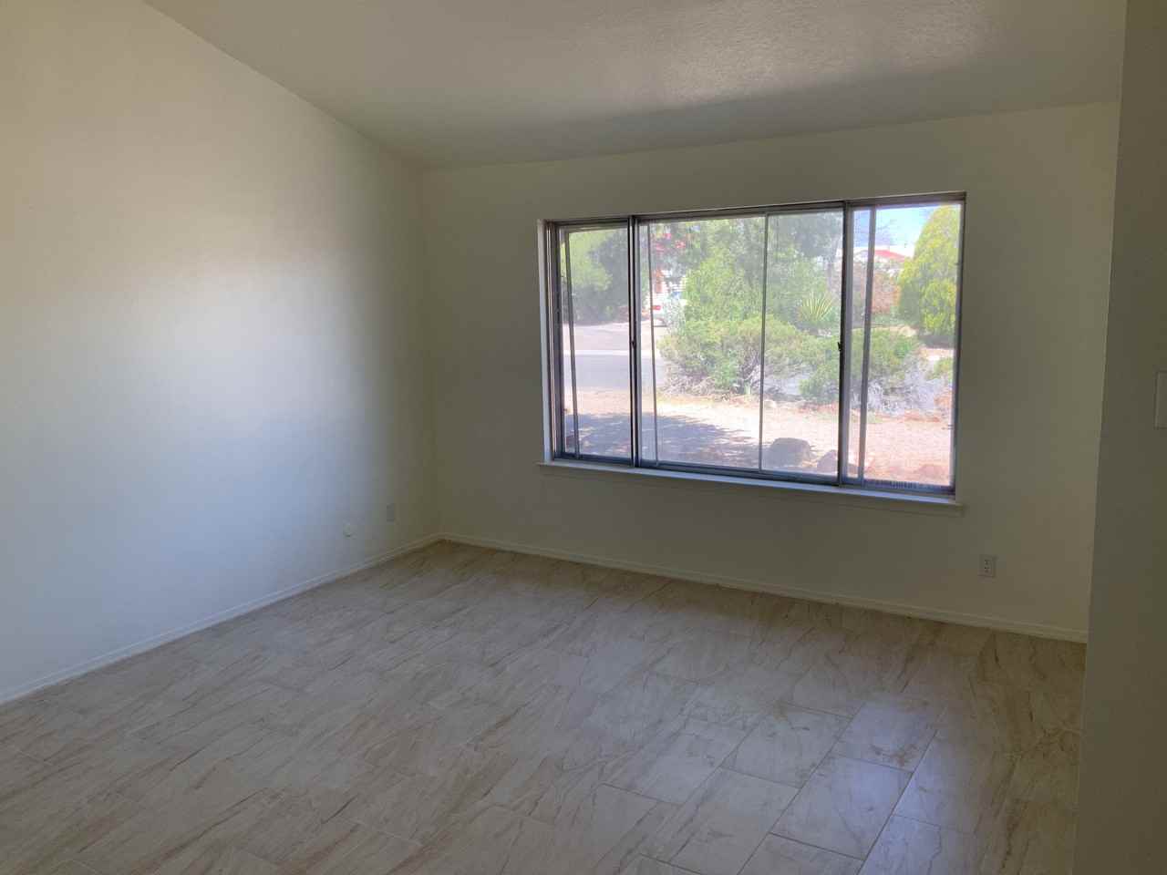 301 Recodo Pl - Photo 3 of 18