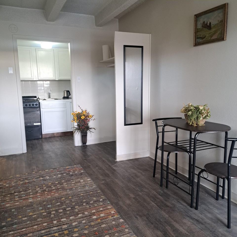 1901 Central Ave - Photo 4 of 15