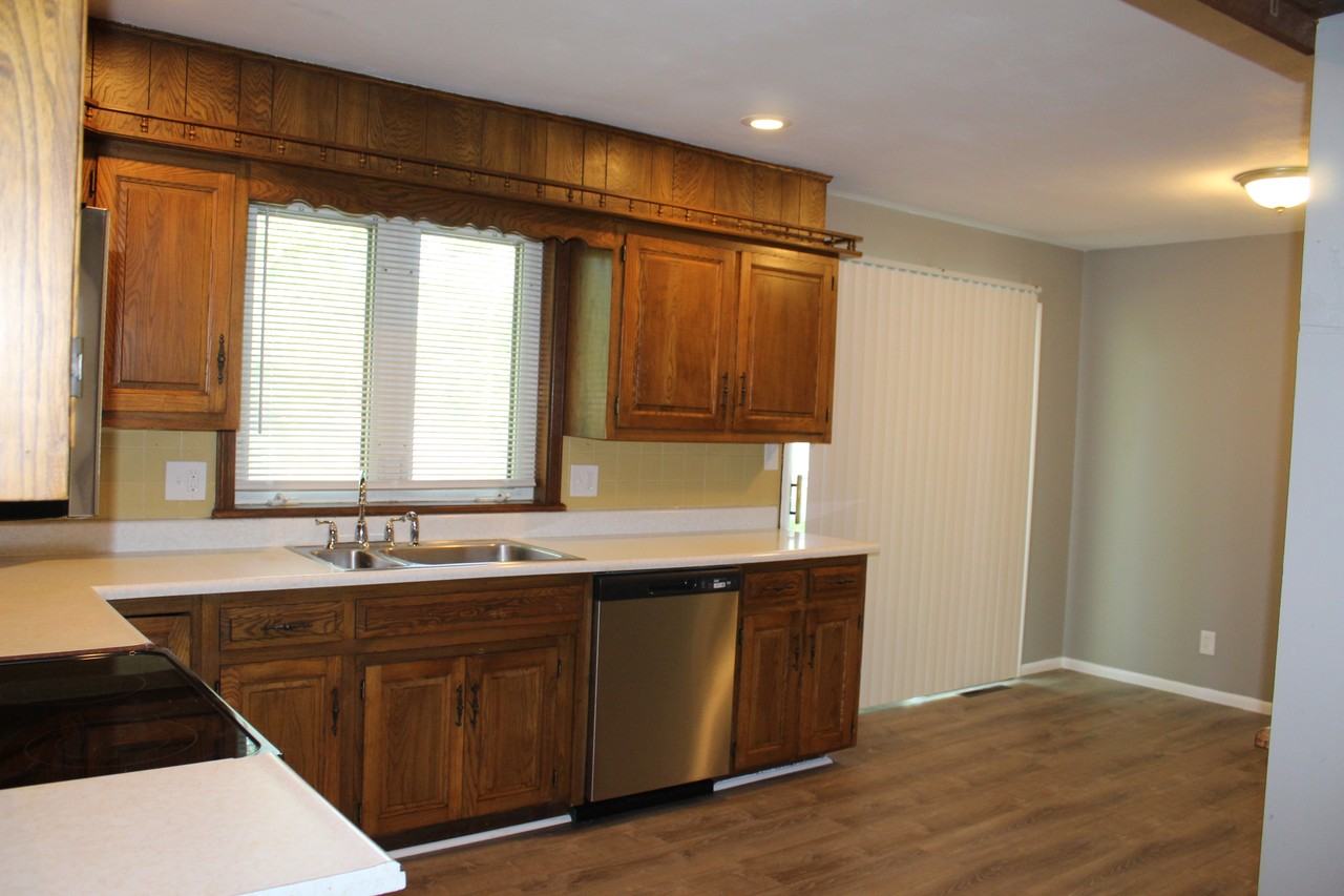 9310 Manchester Ave - Photo 2 of 7