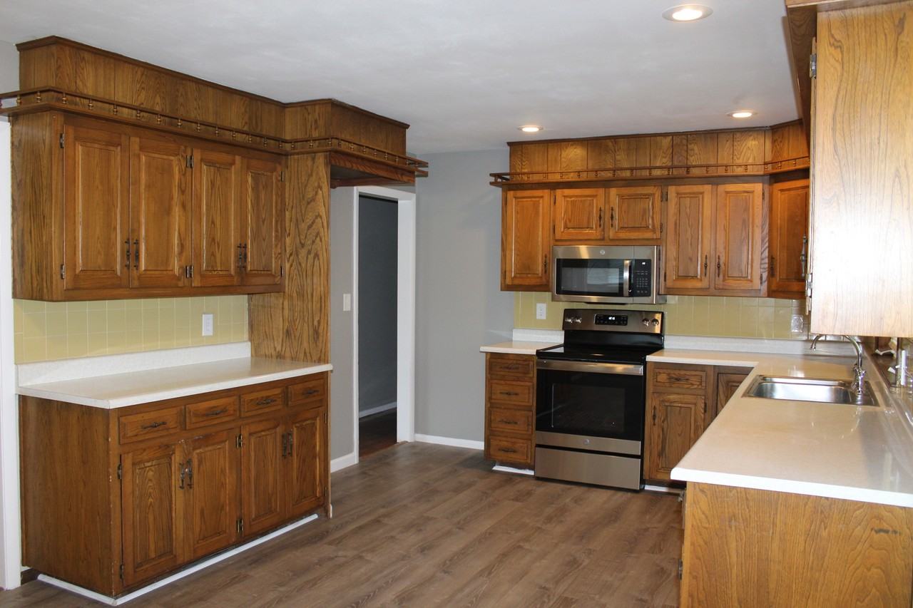 9310 Manchester Ave - Photo 3 of 7