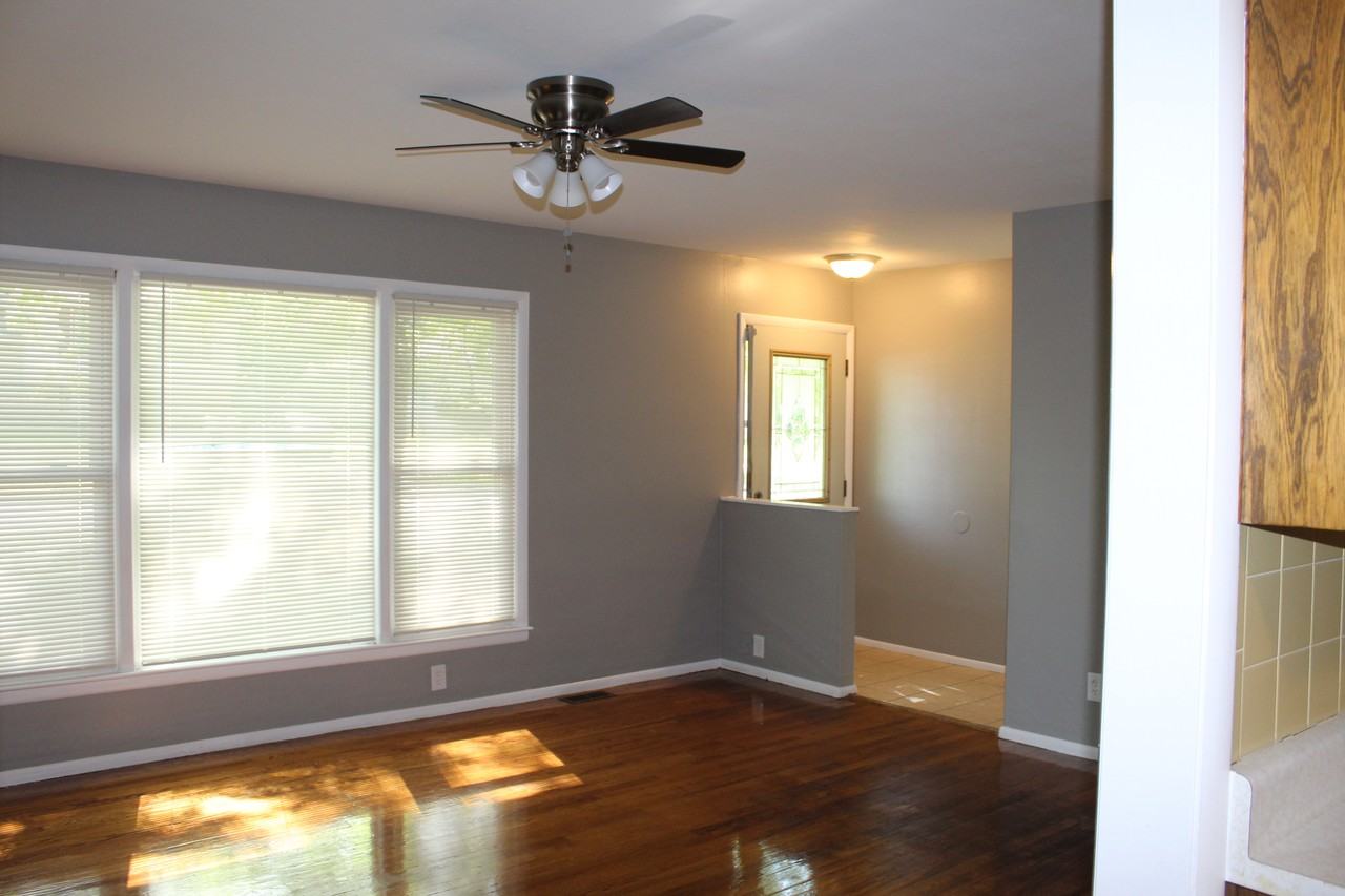 9310 Manchester Ave - Photo 4 of 7