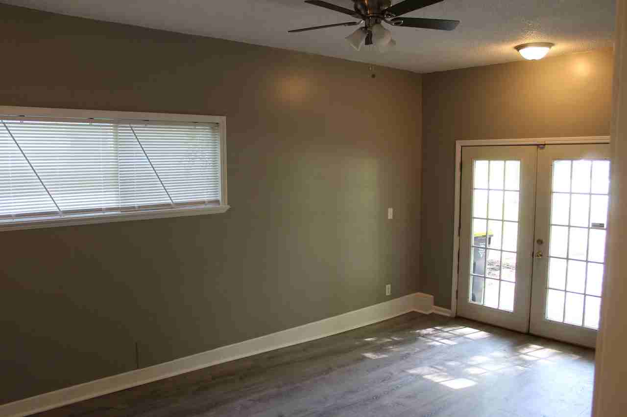 9310 Manchester Ave - Photo 6 of 7