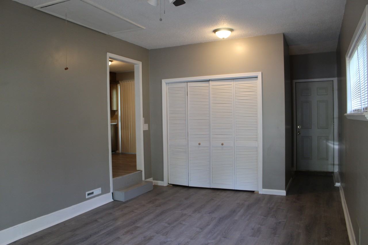 9310 Manchester Ave - Photo 7 of 7