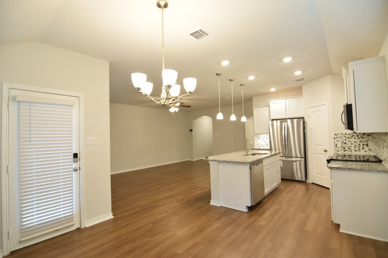 5501 Shire Dr - Photo 5 of 30