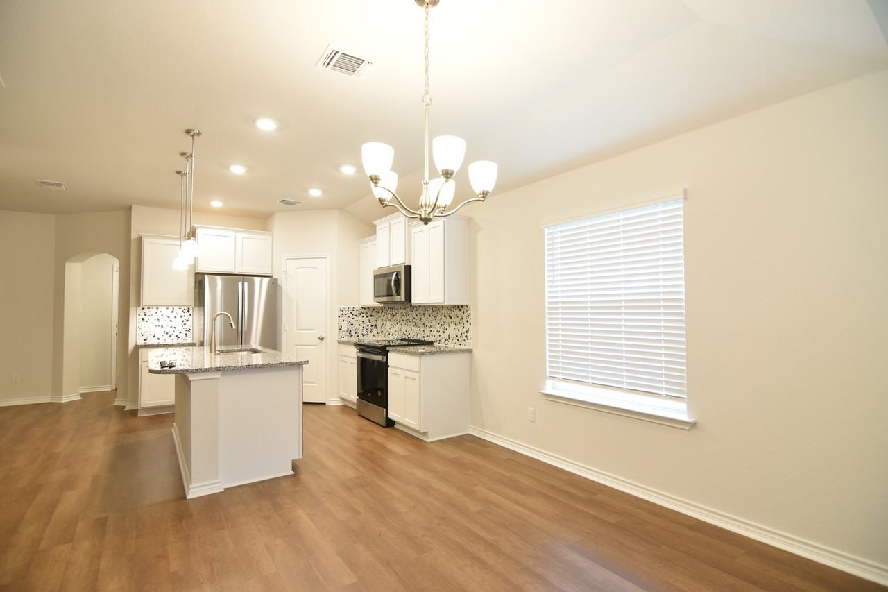 5501 Shire Dr - Photo 6 of 30