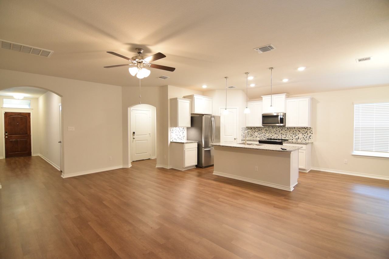 5501 Shire Dr - Photo 7 of 30