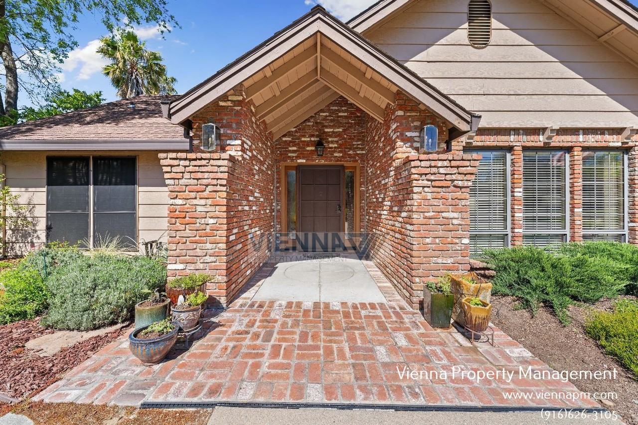 3539 Buckskin Ct - Photo 3 of 33