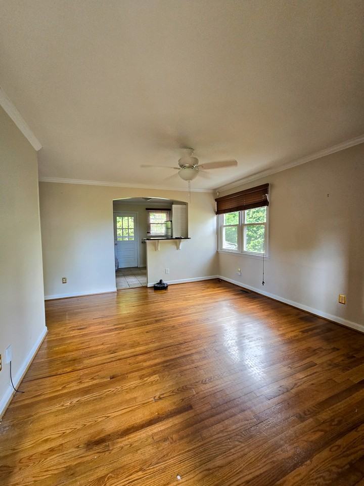 2211 Bernard St - Photo 3 of 24