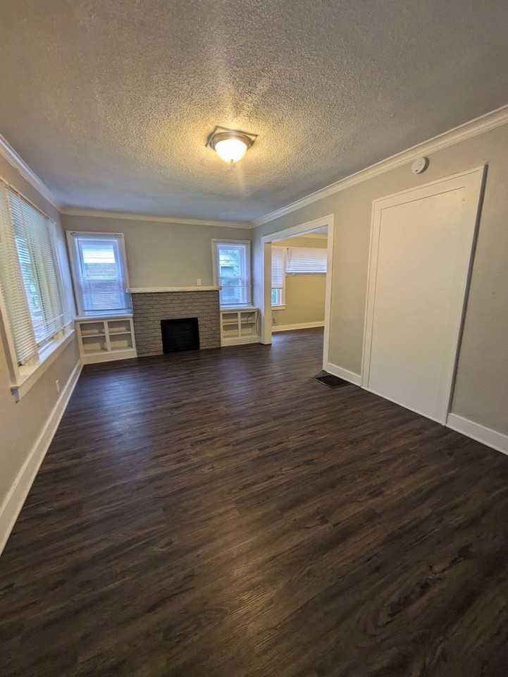 5535 Woodland Ave - Photo 2 of 16