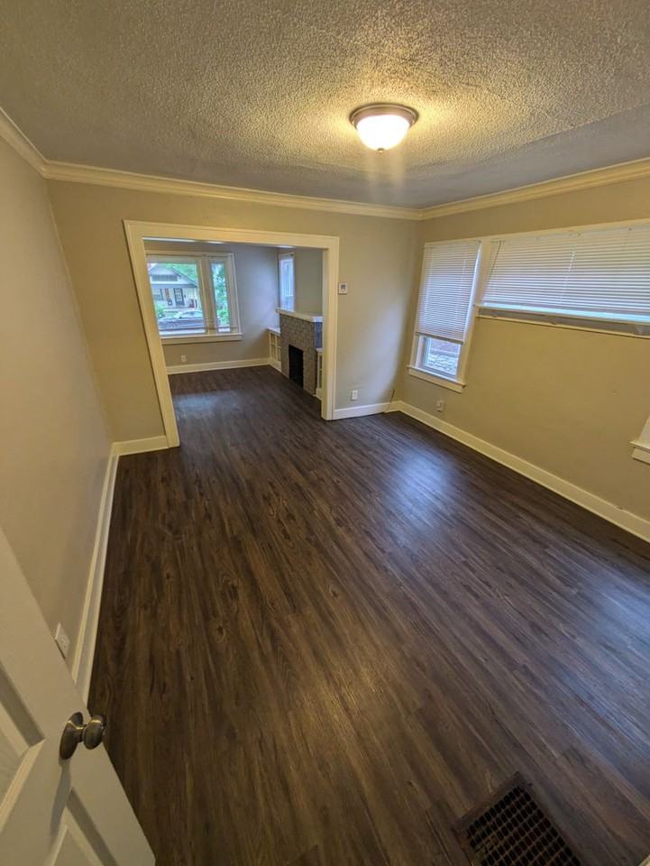 5535 Woodland Ave - Photo 4 of 16