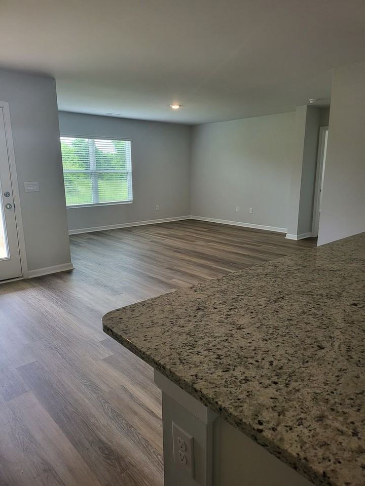 132 Ozy Drive - Photo 6 of 12