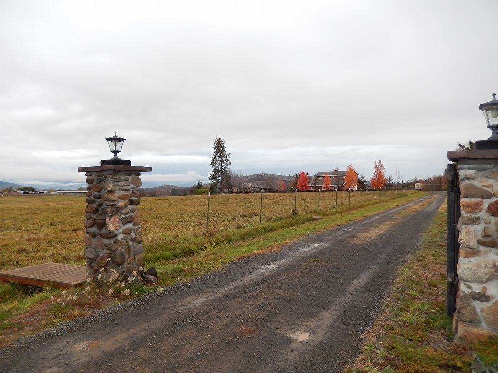 999 E Dutton Rd - Photo 2 of 18