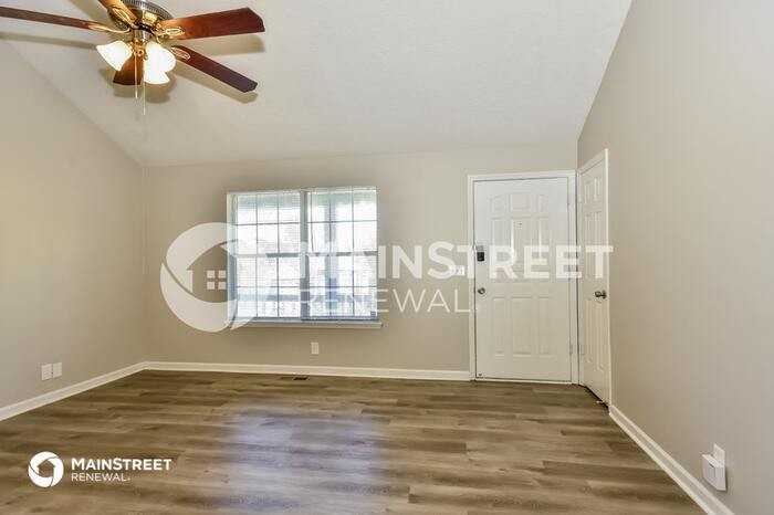 305 Hampstead N - Photo 3 of 15