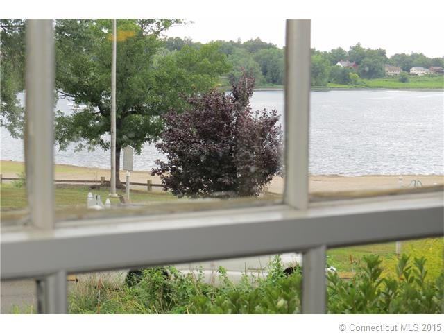 538 Main St - Photo 2 of 8