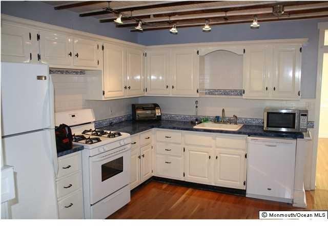 69 4th St - Photo 3 of 22