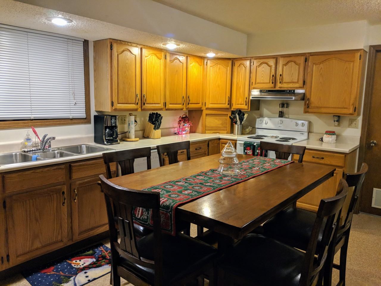 610 East Broadway Street - Photo 2 of 8