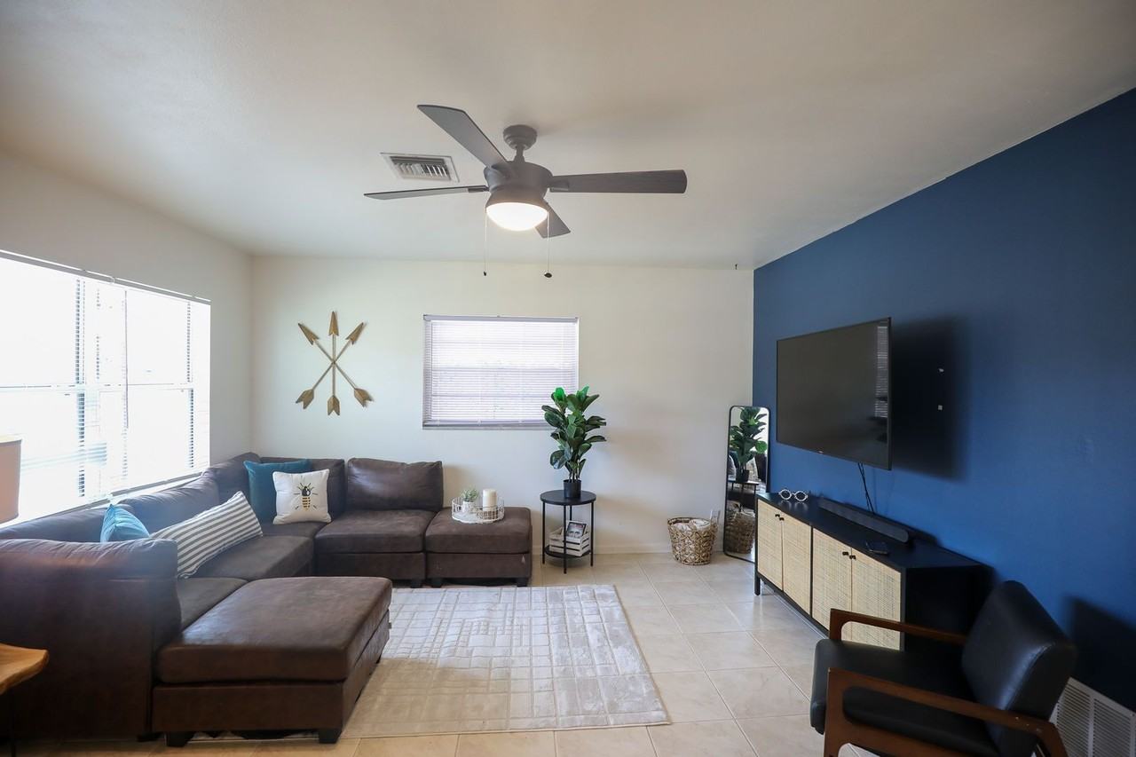 1100 32nd St N - Photo 3 of 25