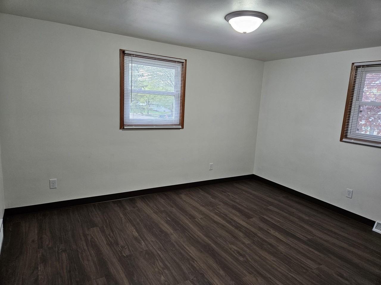 118 116/118 S Buchanan St - Photo 3 of 26