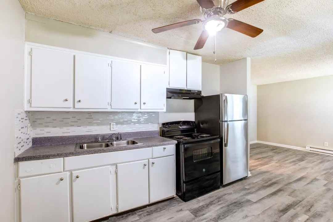 New West End Apartments - Photo 2 of 31