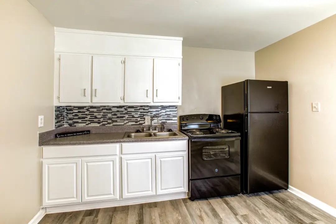 New West End Apartments - Photo 4 of 31