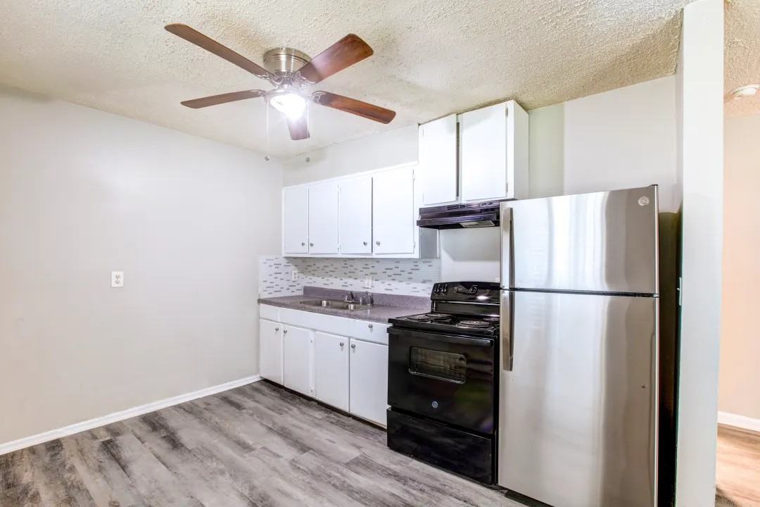 New West End Apartments - Photo 5 of 31