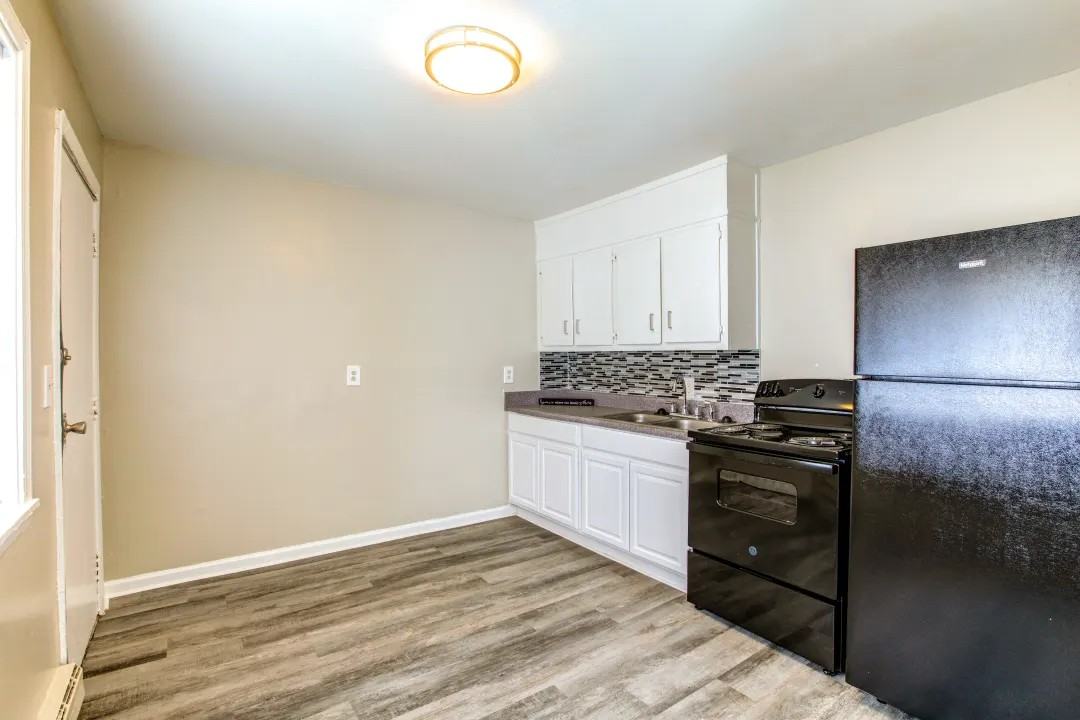 New West End Apartments - Photo 7 of 31