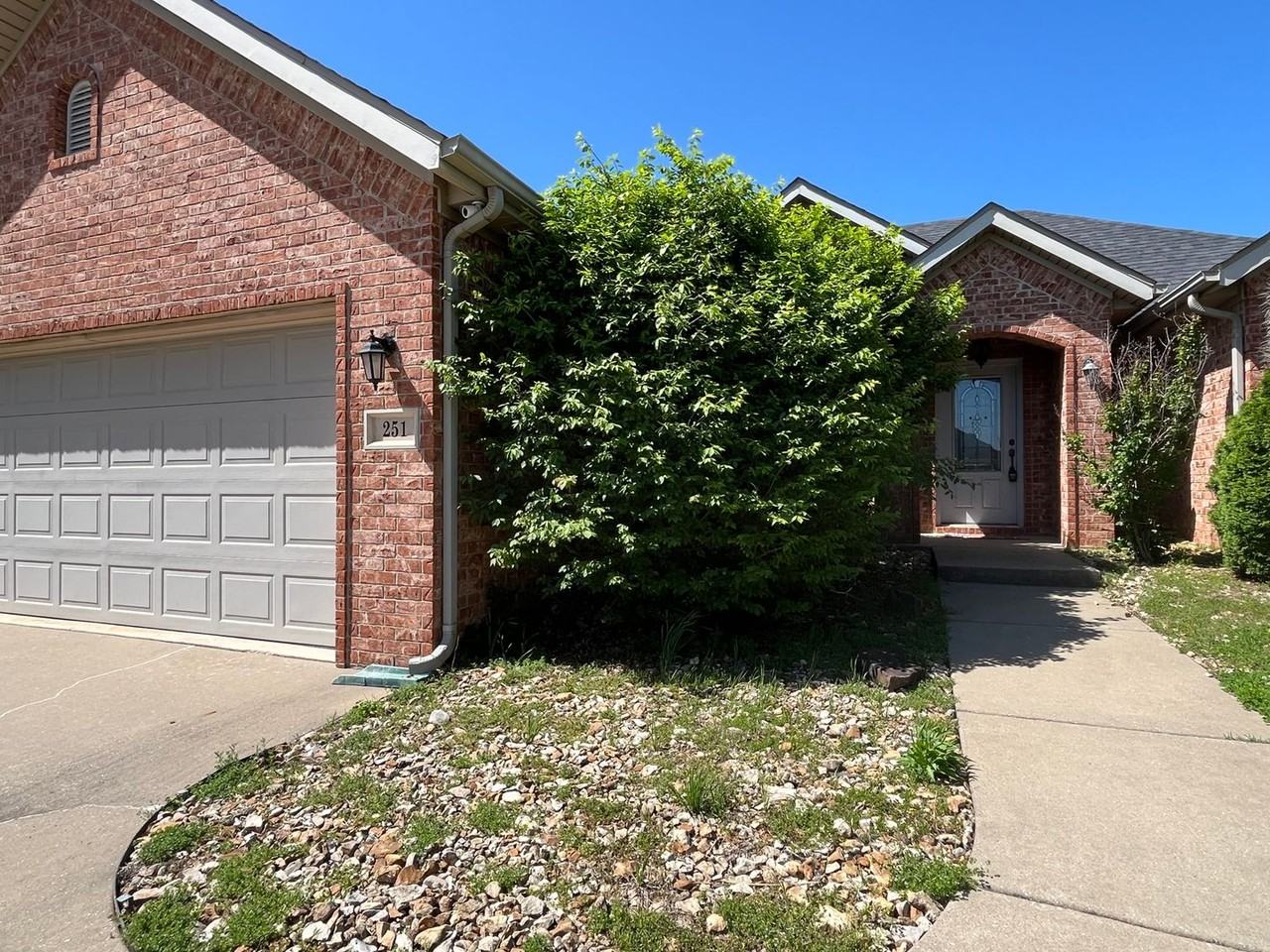 251 Coopers Farm Rd - Photo 2 of 26