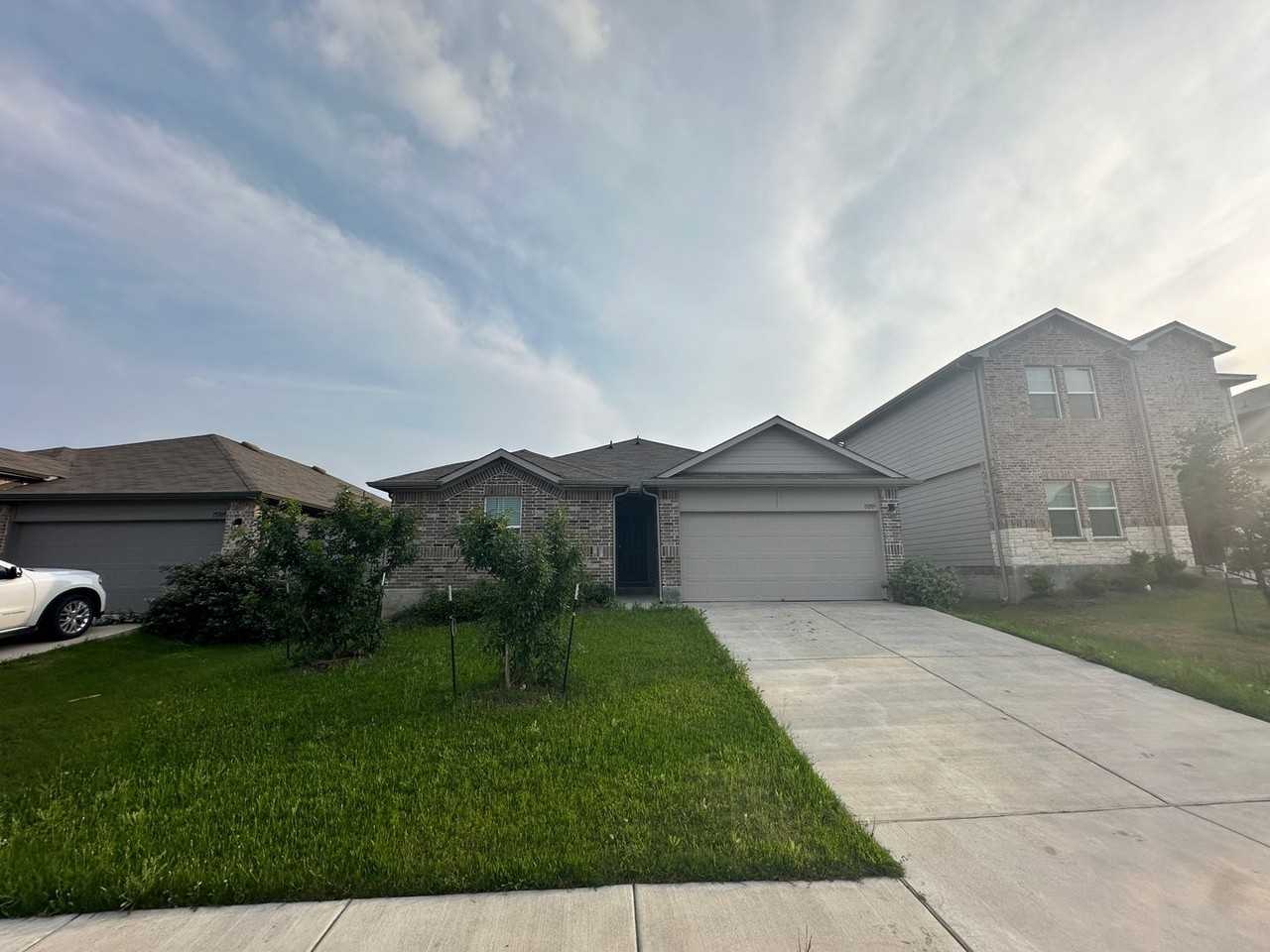 15205 Siberian Elm Ln - Photo 3 of 30