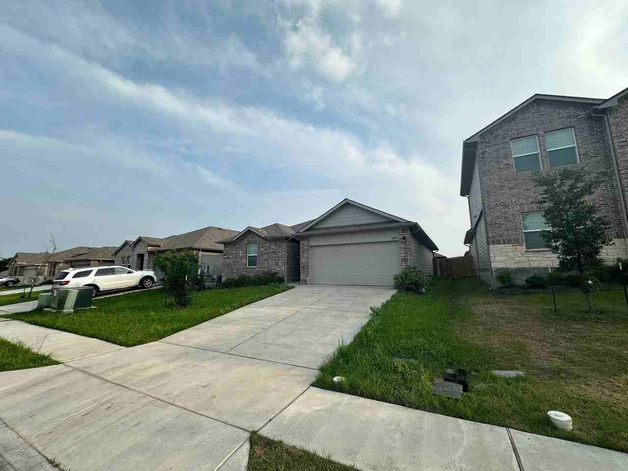 15205 Siberian Elm Ln - Photo 4 of 30