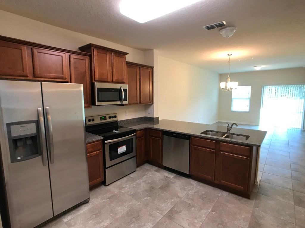 617 Servia Dr - Photo 2 of 19