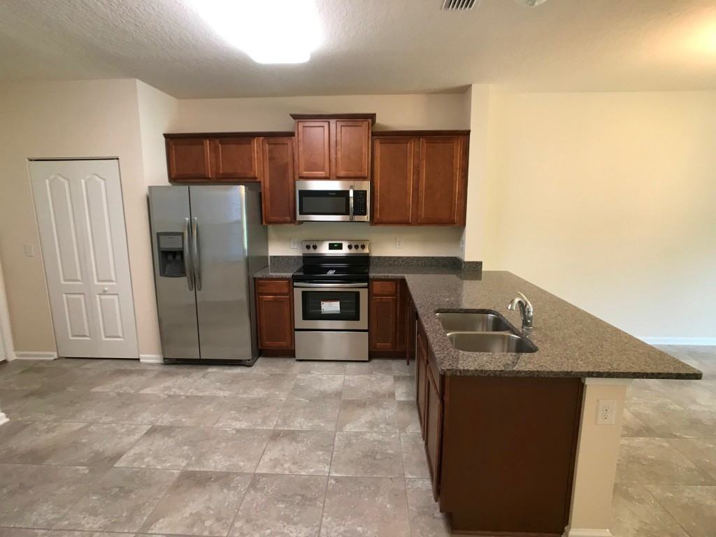 617 Servia Dr - Photo 3 of 19