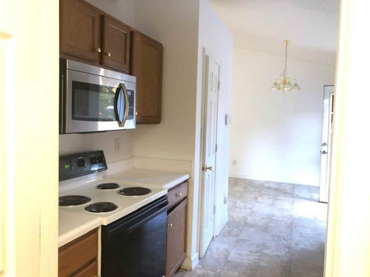 803 Martin Luther King Jr Dr - Photo 3 of 11