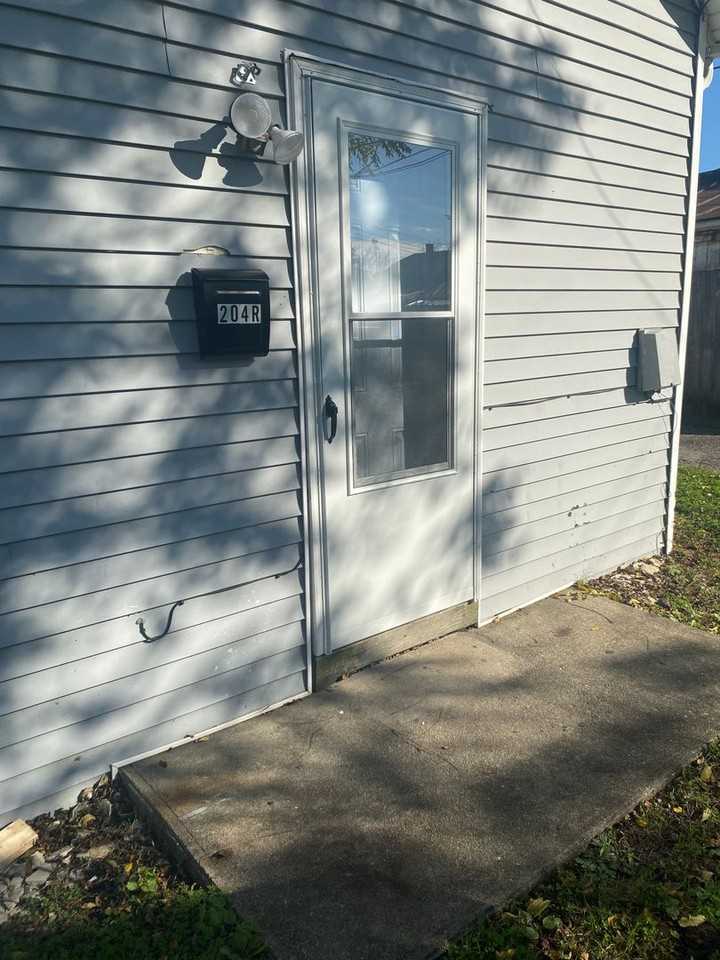 204 Madison St Apartments - Photo 2 of 16