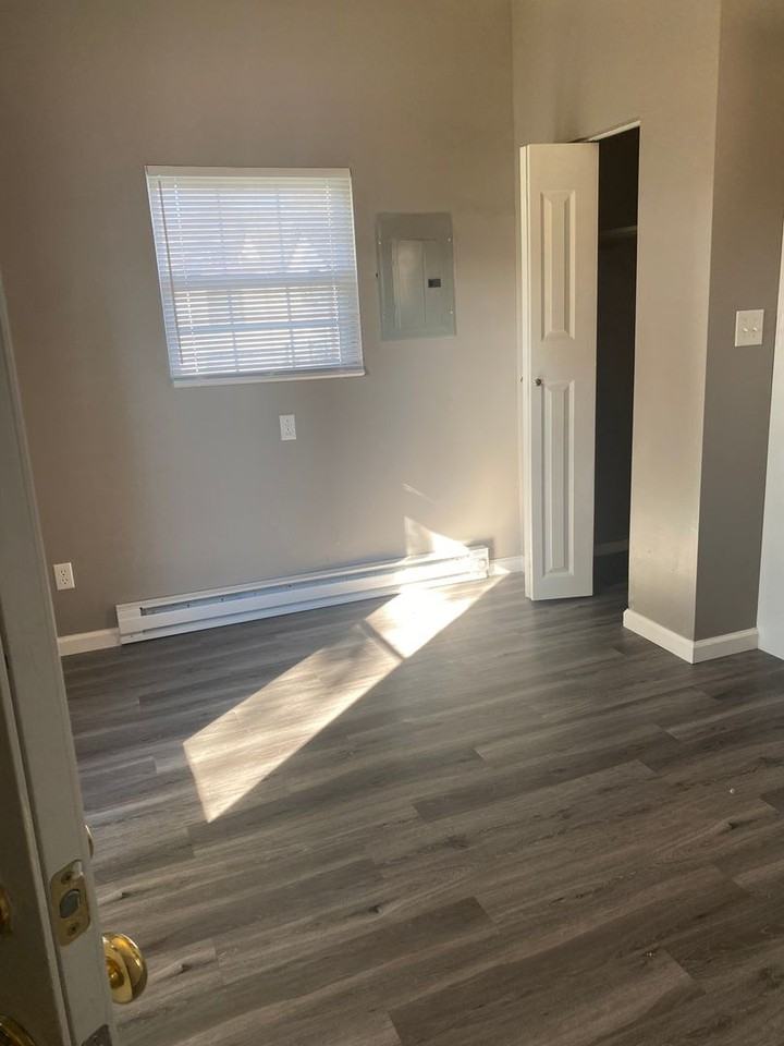 204 Madison St Apartments - Photo 3 of 16