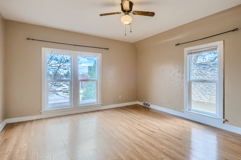 1118 11th St #4 - Photo 4 of 10