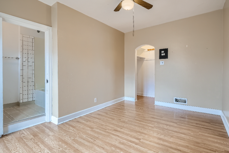 1118 11th St #4 - Photo 7 of 10