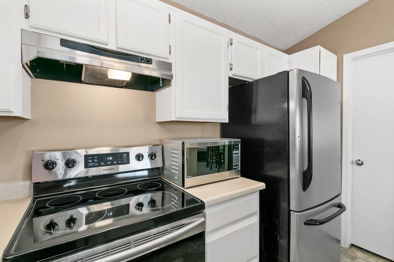 18334 W 58th Pl #88 - Photo 3 of 26