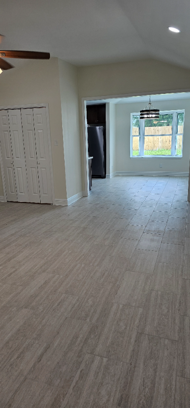 203 Riverview Dr - Photo 2 of 16