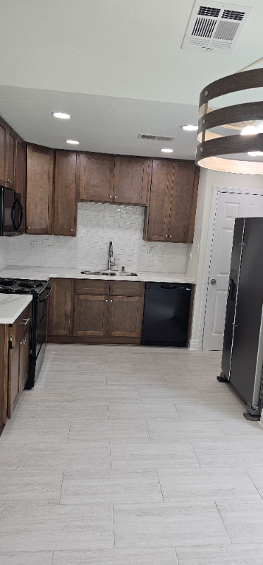 203 Riverview Dr - Photo 3 of 16