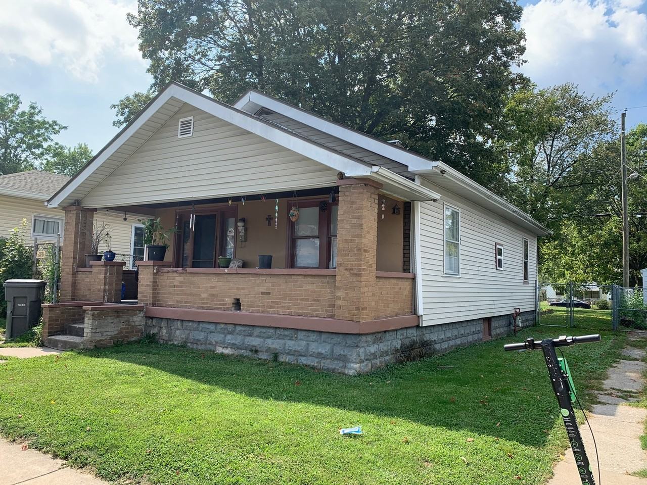 330 S Rural St - Photo 3 of 8