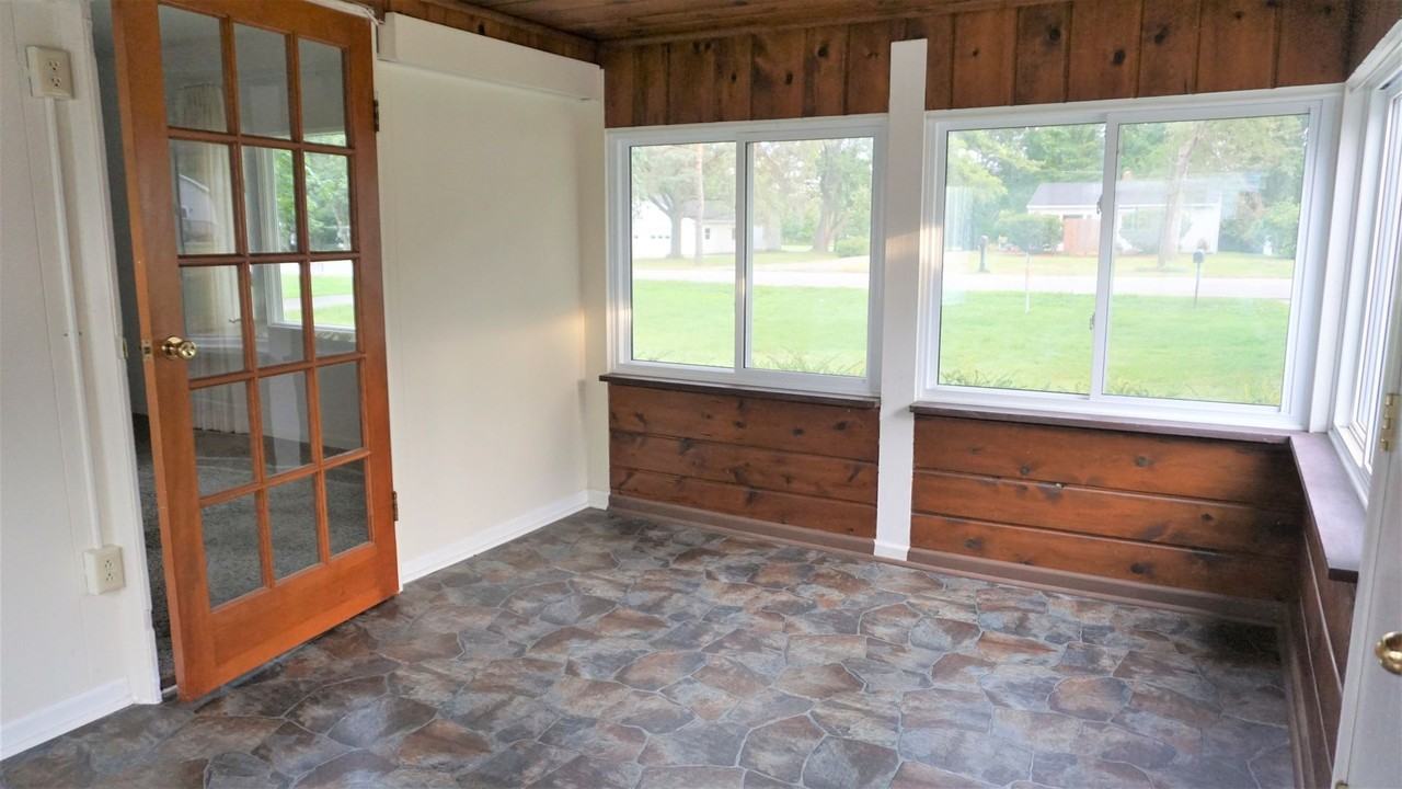 20149 W Old Us Highway 12 - Photo 3 of 12