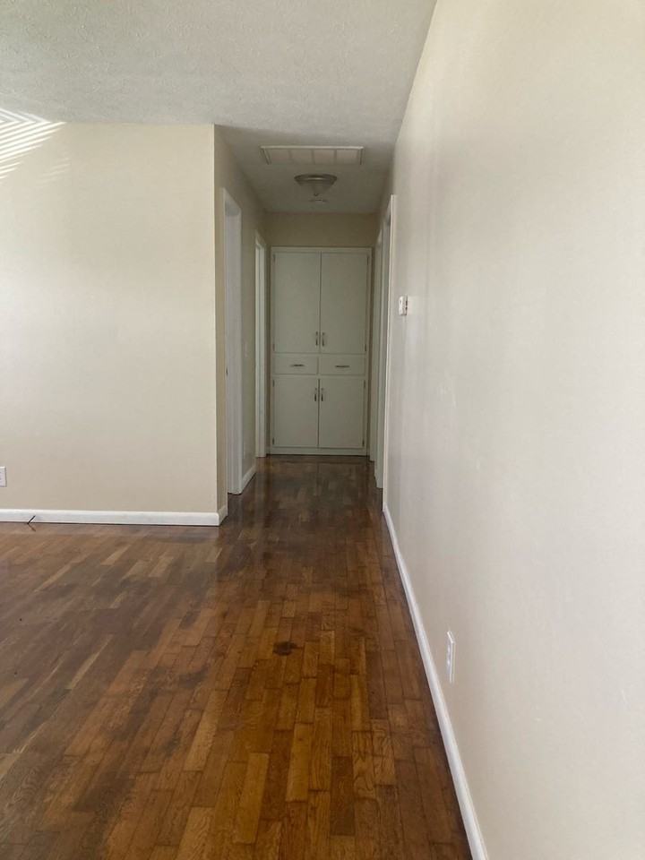 2466 S Holland Ave - Photo 7 of 18