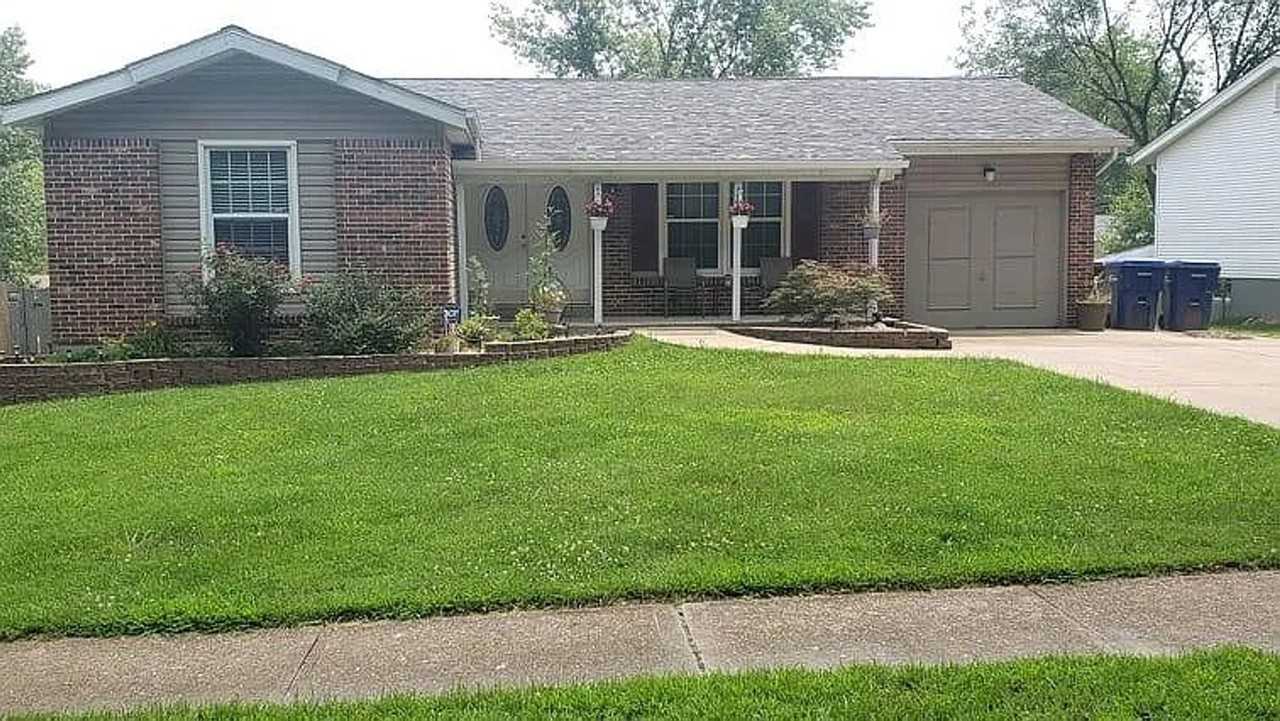 1908 Valley Park Rd - Photo 2 of 26